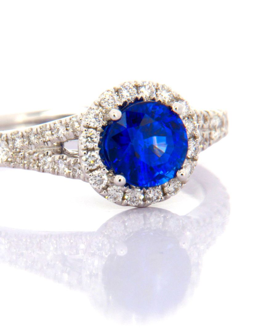 Palermo  Diamanti  Brillanti  Rubini  Smeraldi  Zaffiri  Solitari  Orecchini  Lusso  Fidanzamento  Matrimonio  Anniversario  Collane  Oro