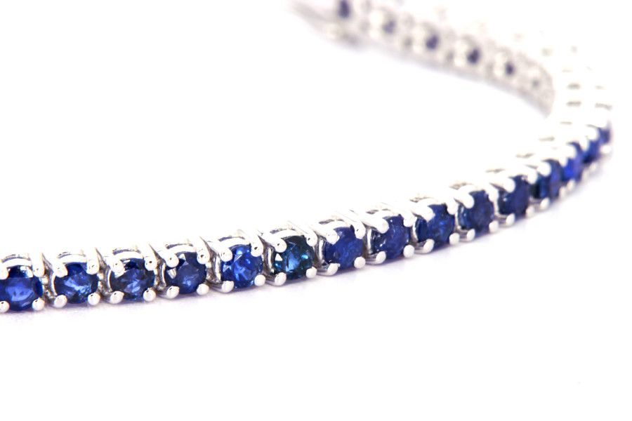 Palermo  Diamanti  Brillanti  Rubini  Smeraldi  Zaffiri  Solitari  Orecchini  Lusso  Fidanzamento  Matrimonio  Anniversario  Collane  Oro