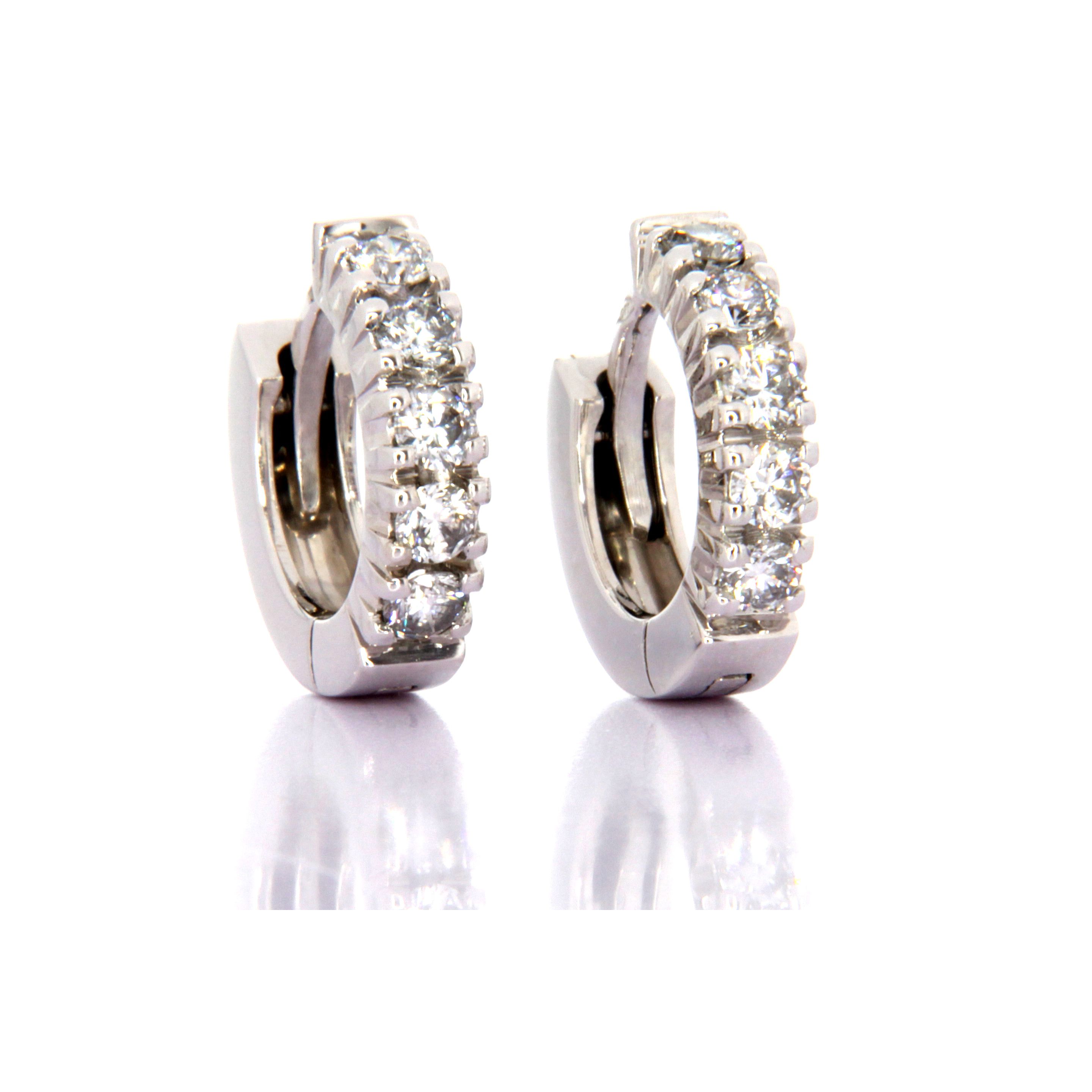 Collezione Cefalù Collier Oro Bianco 18kt Rubino 0,06Kt e Brillanti Kt 0,09 F/G VVS gr ≃ 1,9