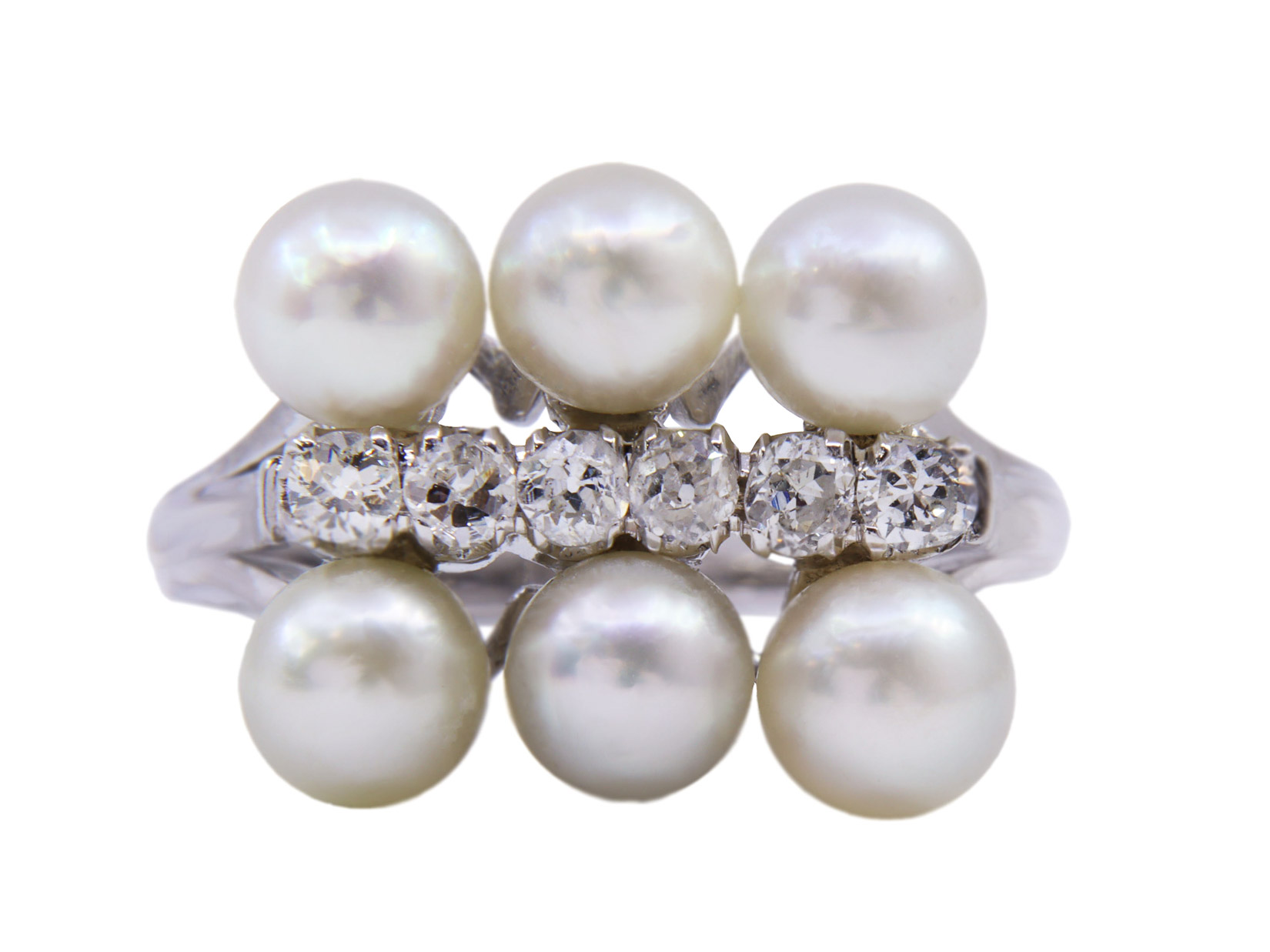 Anello in oro bianco a titolo 750/°°°  di grammi 6.60con delle perle e dei diamantini naturali 