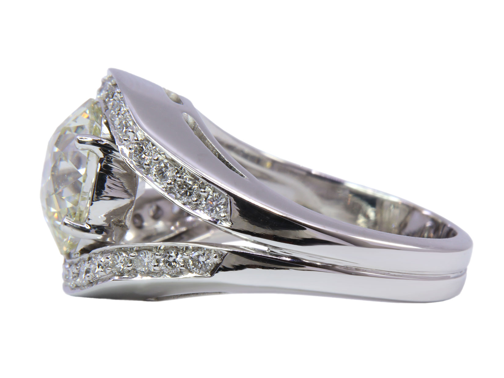 Anello con Diamante Taglio Rotondo circolare Europeo circa 3,00 ct. montato su oro bianco 18kt, peso 11,00 gr.