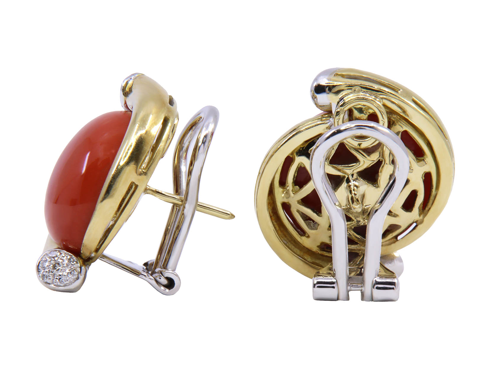 Orecchini in oro giallo a titolo 750/°°° (18 carati) di grammi 16.70 con corallo e dei piccoli diamantini