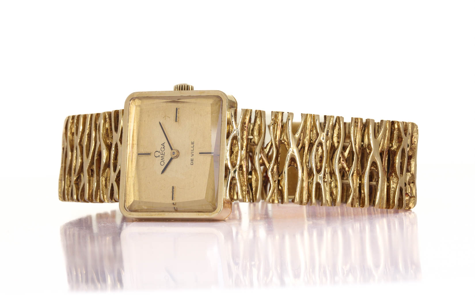 Omega Ref. 8263, De Ville Vintage, 25x23 mm, Circa 1970, Original Bracelet (17,5 cm)  gr.64,1 ad euro 67,08 al grammo