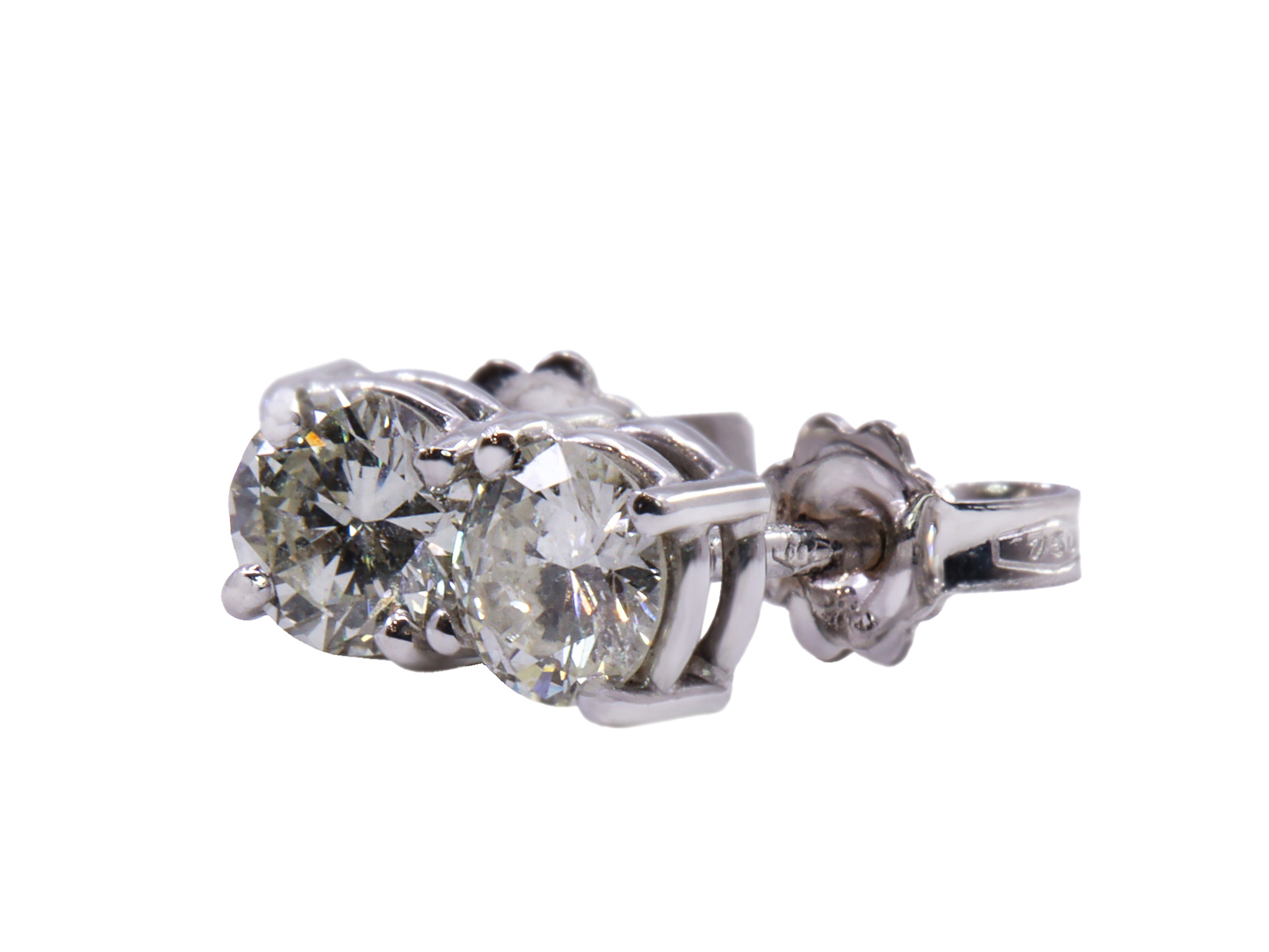 Orecchini - Brillanti 0,71ct totali, J-VS1 oro 18kt. peso totale 1,40 gr
