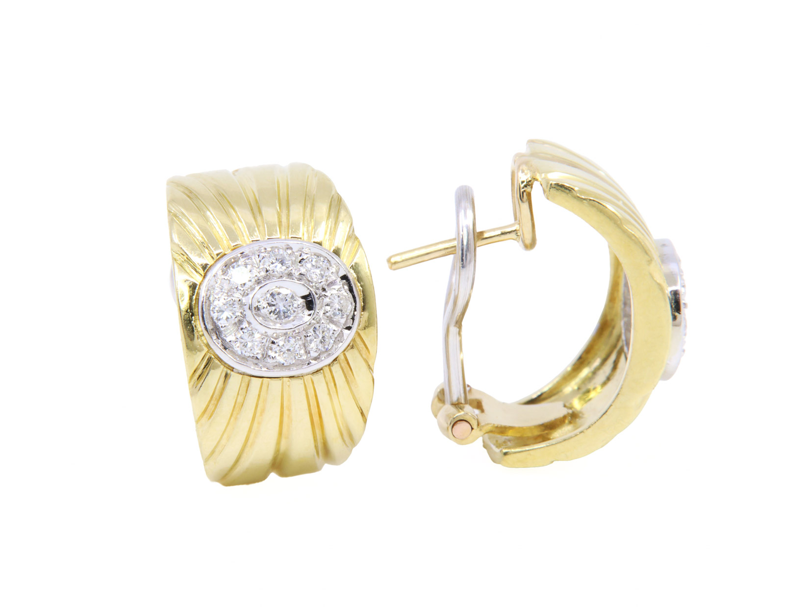 Lotto orecchini con piccoli brillanti oro giallo 18ktGr. 11,5Ad euro 52,15 grammo