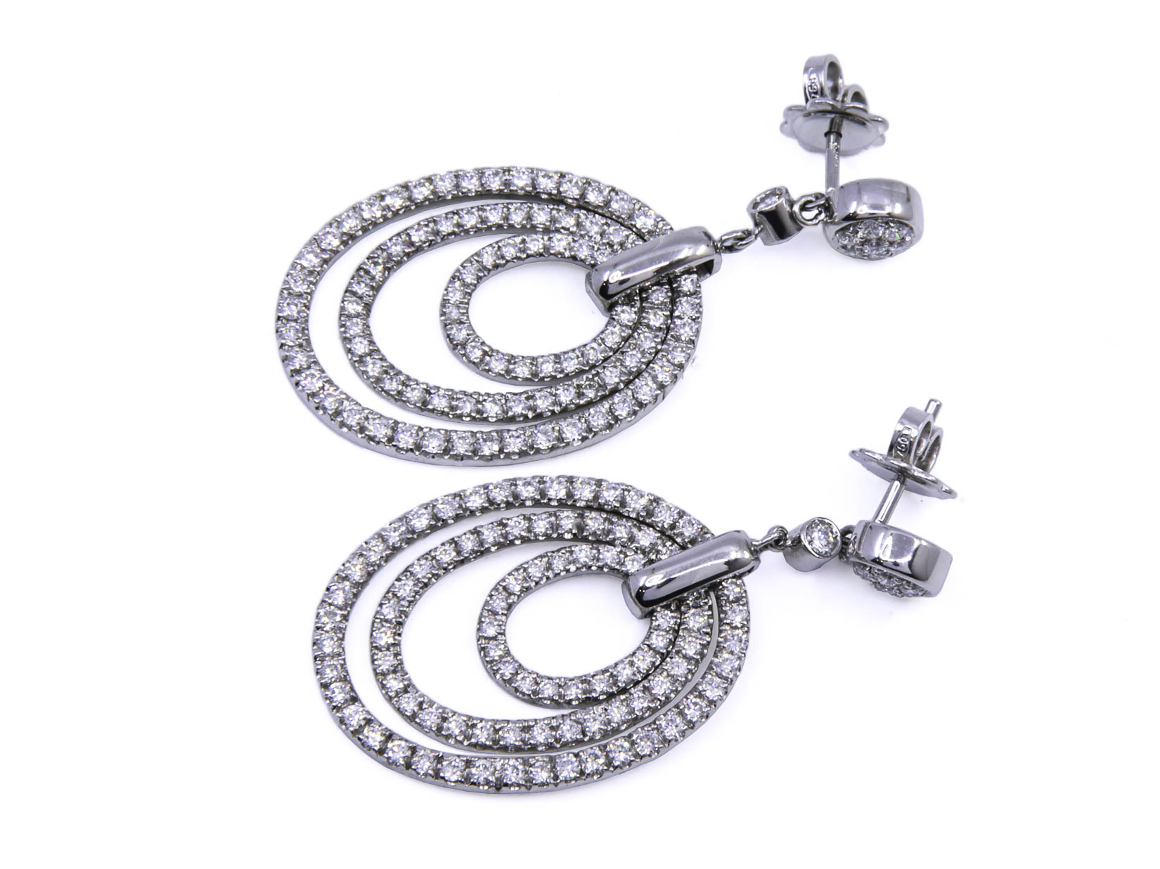 Orecchini ovali ob. Tre cerchi brill F/G vvs pend.